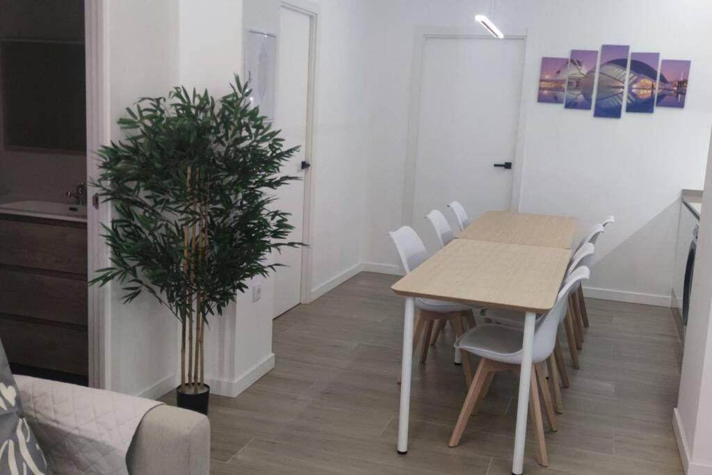 Apartamento 4 Habitaciones 2 Banos Ciudad De Las Ciencias Vt-55209-V Valencia Exterior photo